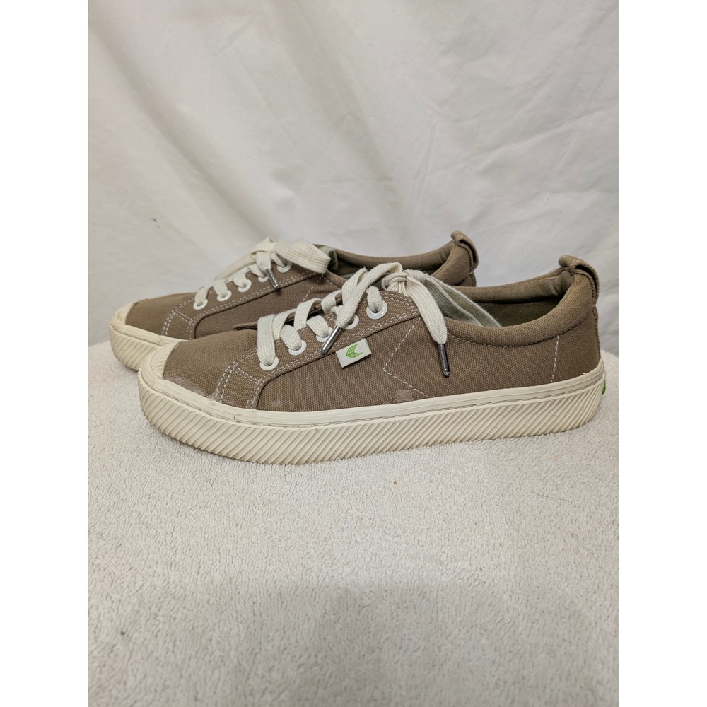 Cariuma OCA Low Canvas Sneakers Sand Khaki Brown Womens Size 7 Eco Friendly